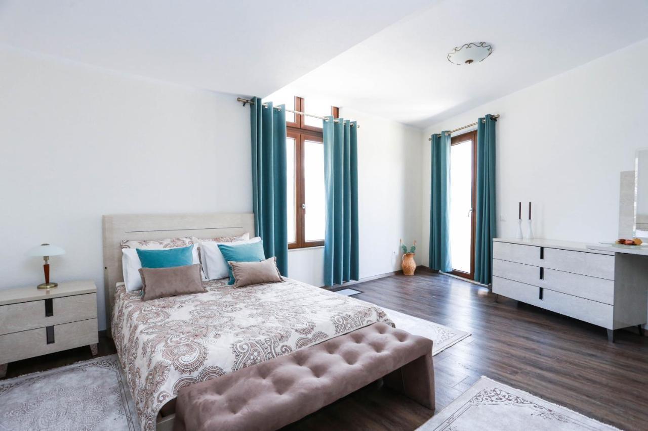Villa Semiramis Tivat Exterior photo